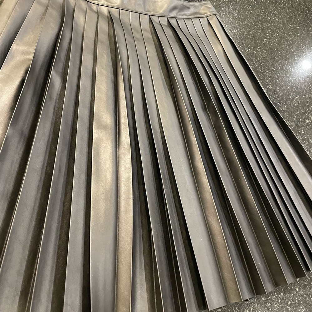Pleated pleather skirt